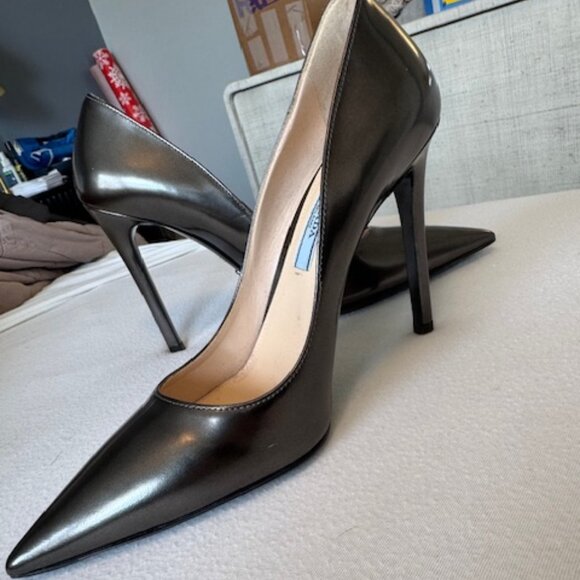 Prada Patent Leather Pumps - Picture 6 of 7